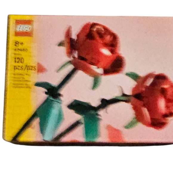 LEGO Floral Creation Set with Red and Green - Picture 2 of 4